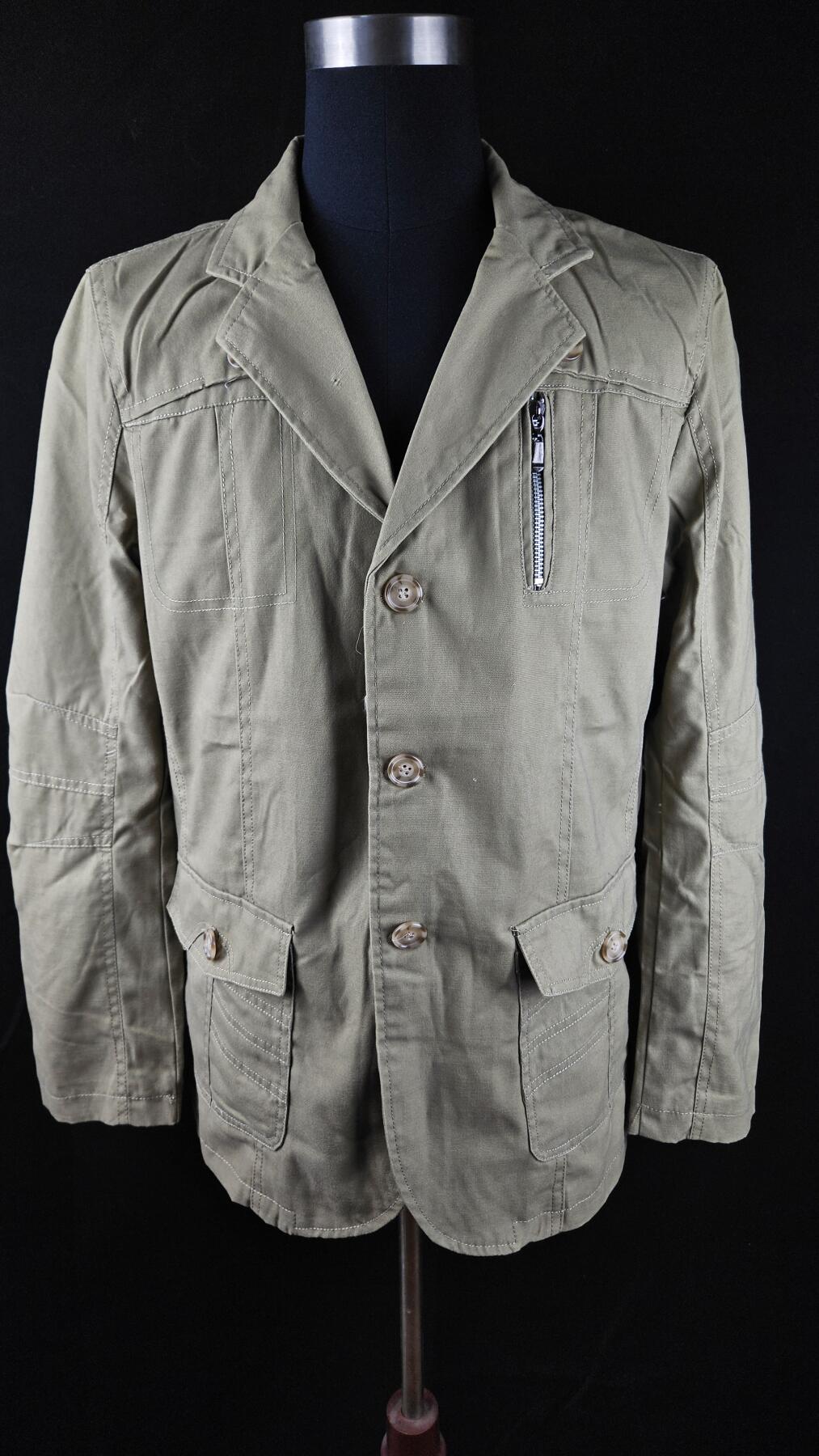 0元起拍勋章 第337期 咸鱼国勋章拍卖专场 3月8日（周日）下午6：00开始 中古猎装 肩宽45 衣长73 胸围106 袖长60