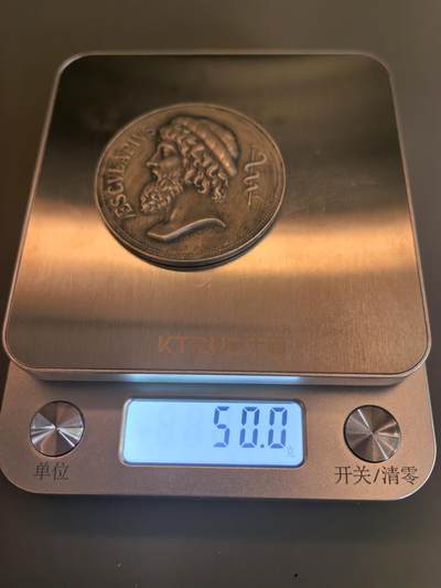 欧洲银章、铜章，大优惠起拍价都是银价计算 起拍价格小于银价，巴黎医学院博士论文银章（Esculapius） 这是一枚为纪念法国著名心脏外科医生 Marceau Servelle（1912-2002） 纯银纪念章50克。