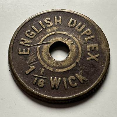 🌹外币初藏🌹🐯2026年第24场  每周二四六晚8️⃣点 接代拍 - 英国English Duplex 1 1/16 Wick工业测量铜质代币 带孔齿边 流通品 直径21mm 重3.6g