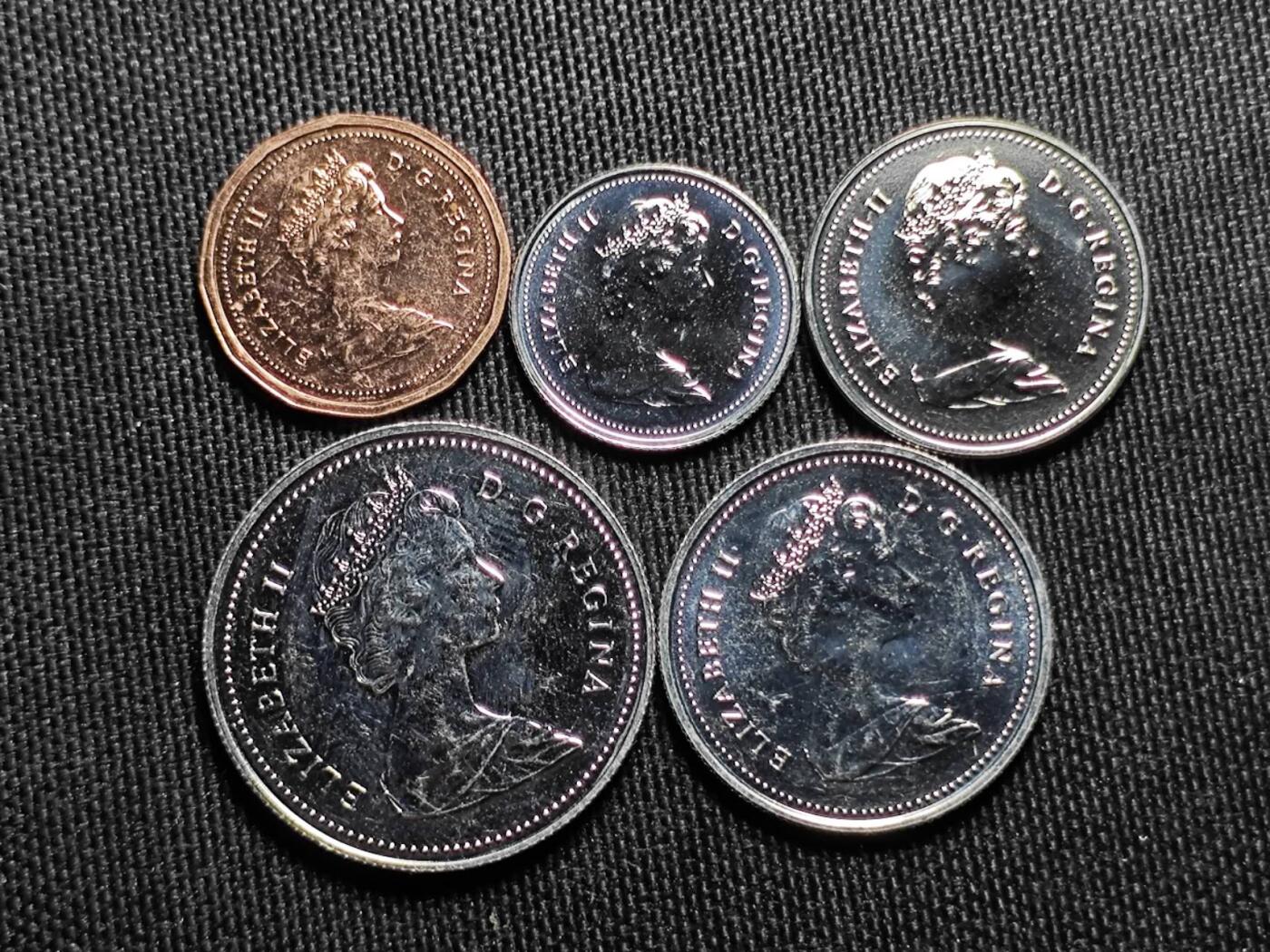 KK钱币收藏小铺   套币 批量/好品散币专场 2月预留时间 周末发货  1983加拿大大小面值清年一套 精制