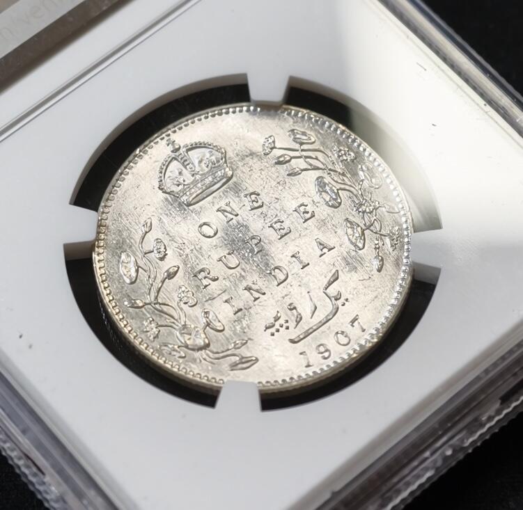 甄臻铺-世界币章拍卖（第53期），甄品场拍品征集中，送拍享返佣金等优惠多多 NGC-MS61 1907年英属印度爱德华七世卢比，MC的爱七卢比非常少见，麦稀奇几乎没有记录