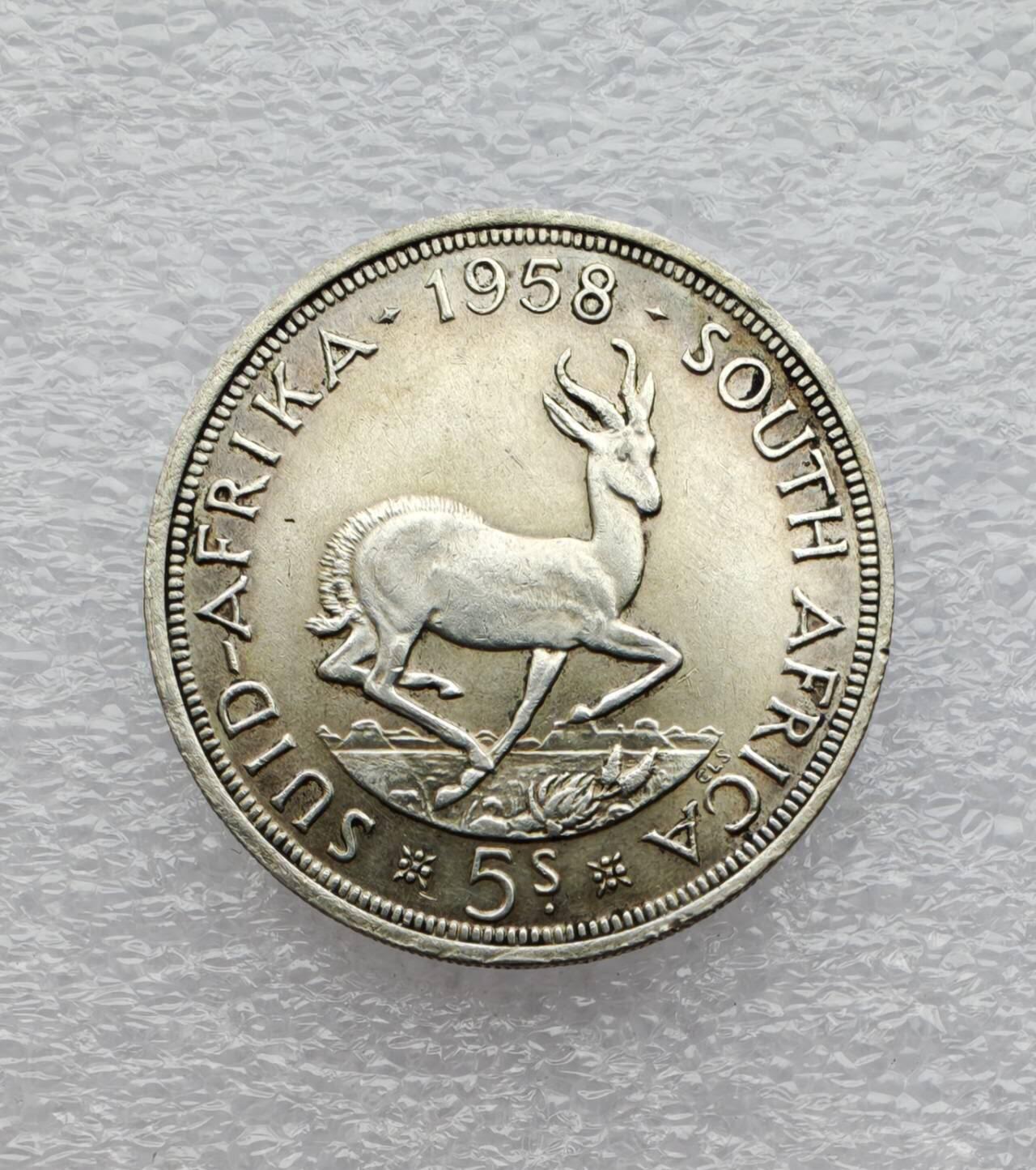 瓶子🏺第231期拍卖会  南非1958年伊丽莎白二世5先令（5 Shillings）大银币  50%银