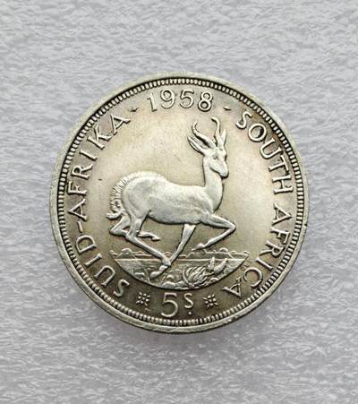 瓶子🏺第231期拍卖会  南非1958年伊丽莎白二世5先令（5 Shillings）大银币  50%银  28.12克  28.12×0.5×23=323.38