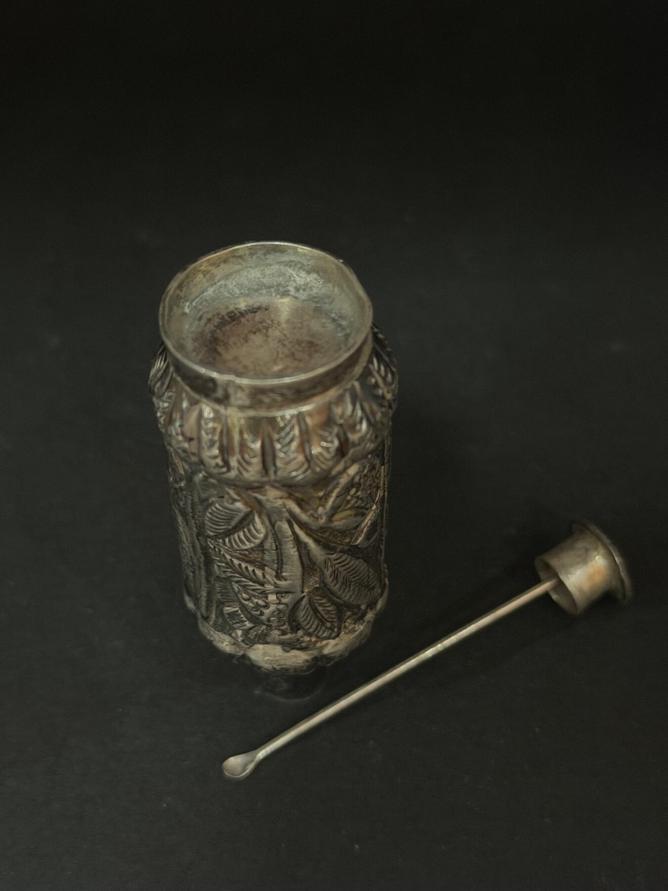 海外回流精品专场（五） 法国回流19世纪银鼻烟壶（尺寸：7.3cm，24.6g，无银标）