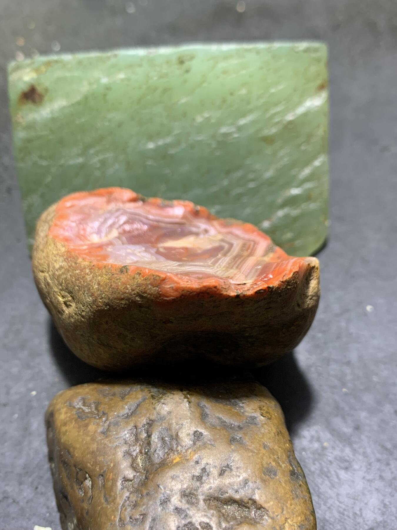 精美川料红皮开窗红白冻料南红玛瑙原石一颗