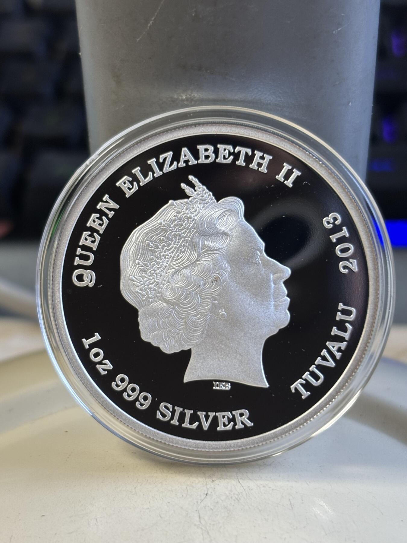 第192期拍卖 图瓦卢2013年神话生物系列格里芬1盎司纪念彩银币，999银，发行5000枚