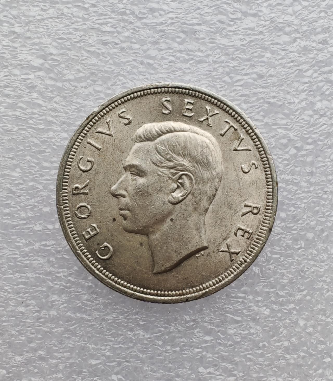 瓶子🏺第231期拍卖会  南非1948年乔治六世5先令（5 Shillings）银币  80%银