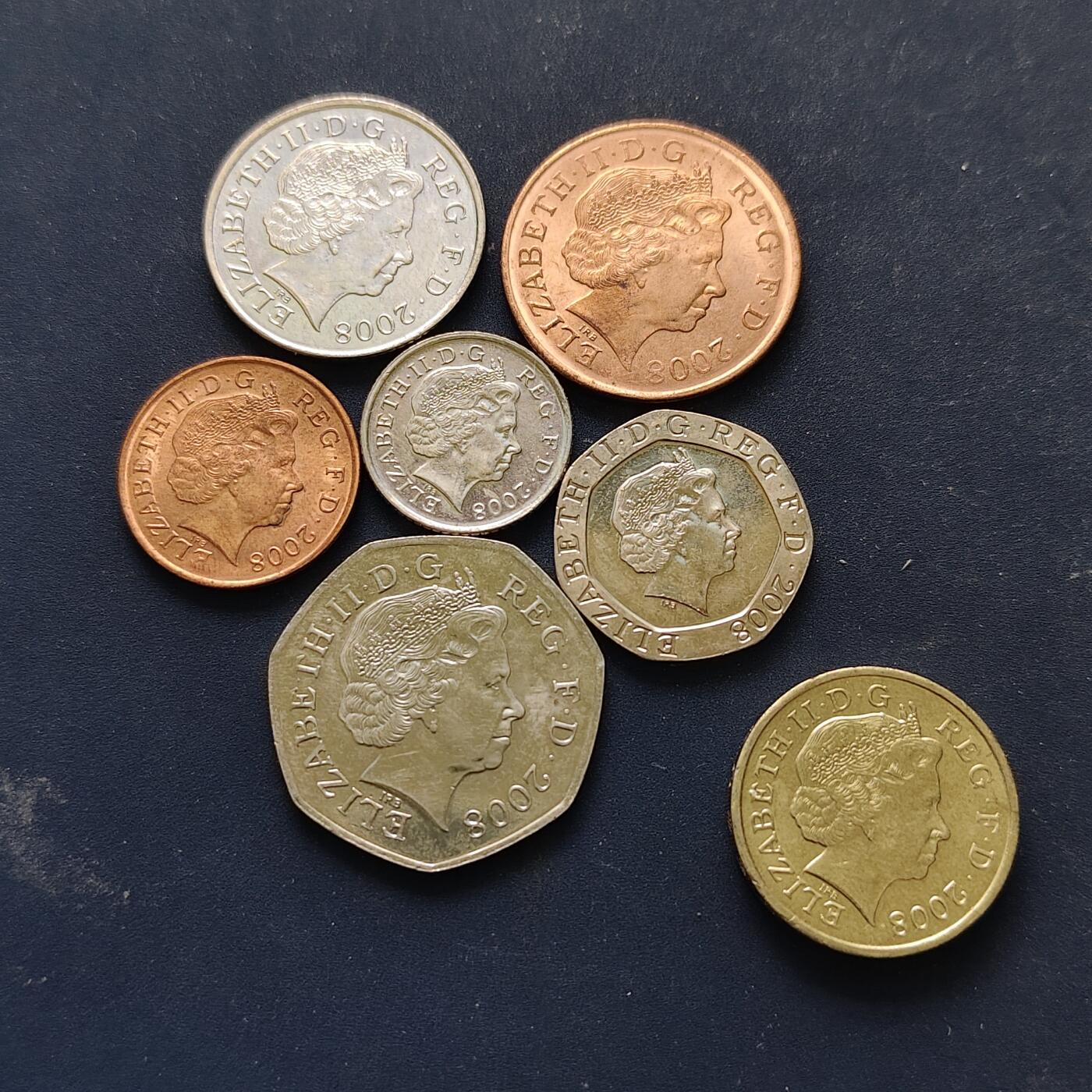 【全场包邮】纯粹捡漏拍508场 英国2008年盾徽版首发年7枚套币