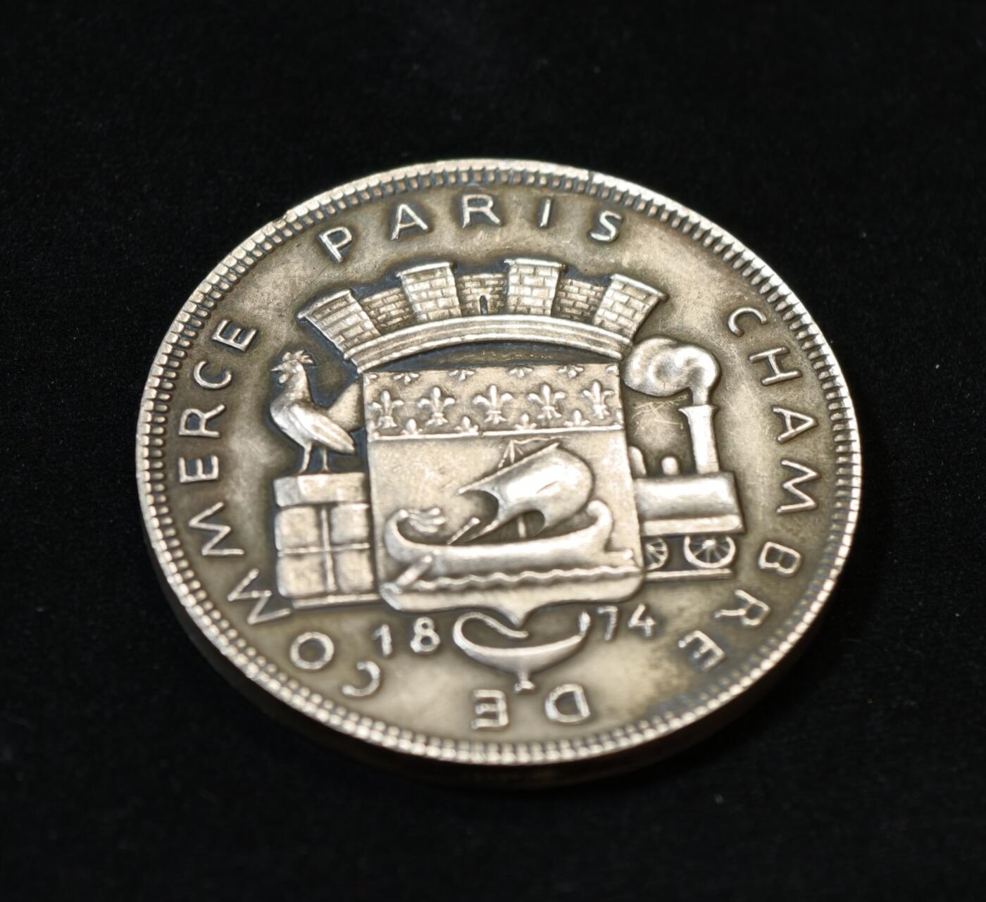 甄臻铺-世界币章拍卖（第53期），甄品场拍品征集中，送拍享返佣金等优惠多多