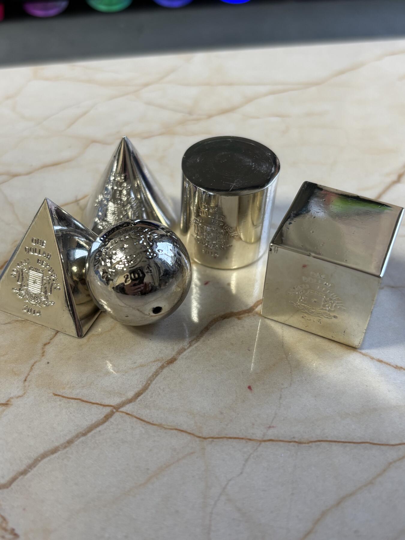 第192期拍卖 获奖索马里2014年数学纪念3D三维几何体硬币5枚套，铜镍镀银