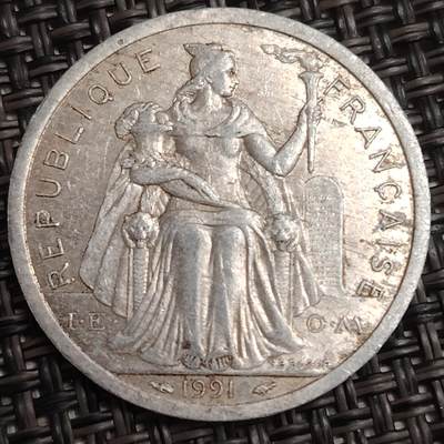 布加迪🐬～世界钱币(上海)🌾第 278 期 /  各国套币和散币 - 新喀里多尼亚 1991年 2法郎铝币～L8