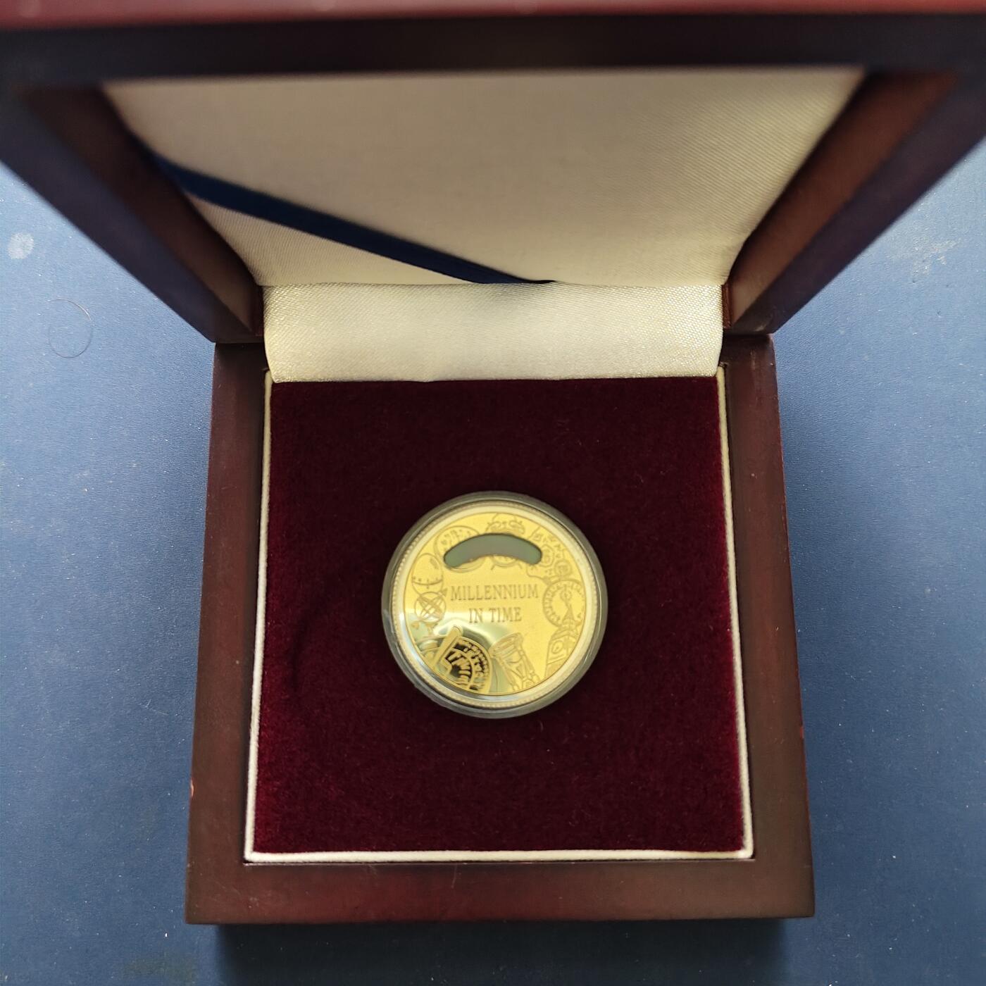 【全场包邮】纯粹捡漏拍509场 圣多美和普林西比1999年1000多布拉千禧年超厚精制纪念银币【34.9毫米36.5克92.5%】-原盒