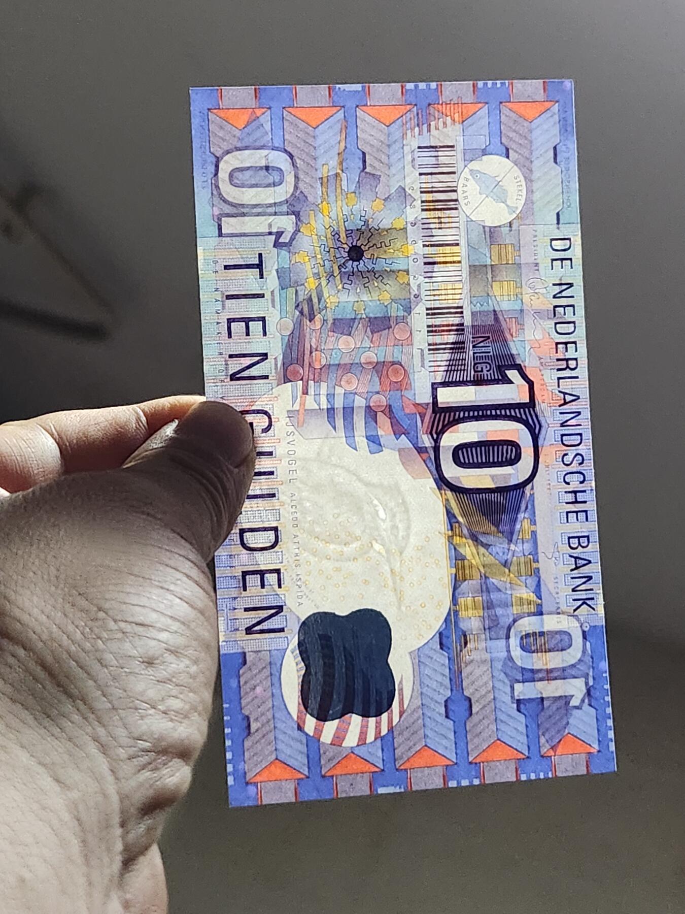 3月5号晚上8点 外国纸币自动截拍第34场 荷兰10几乎全新