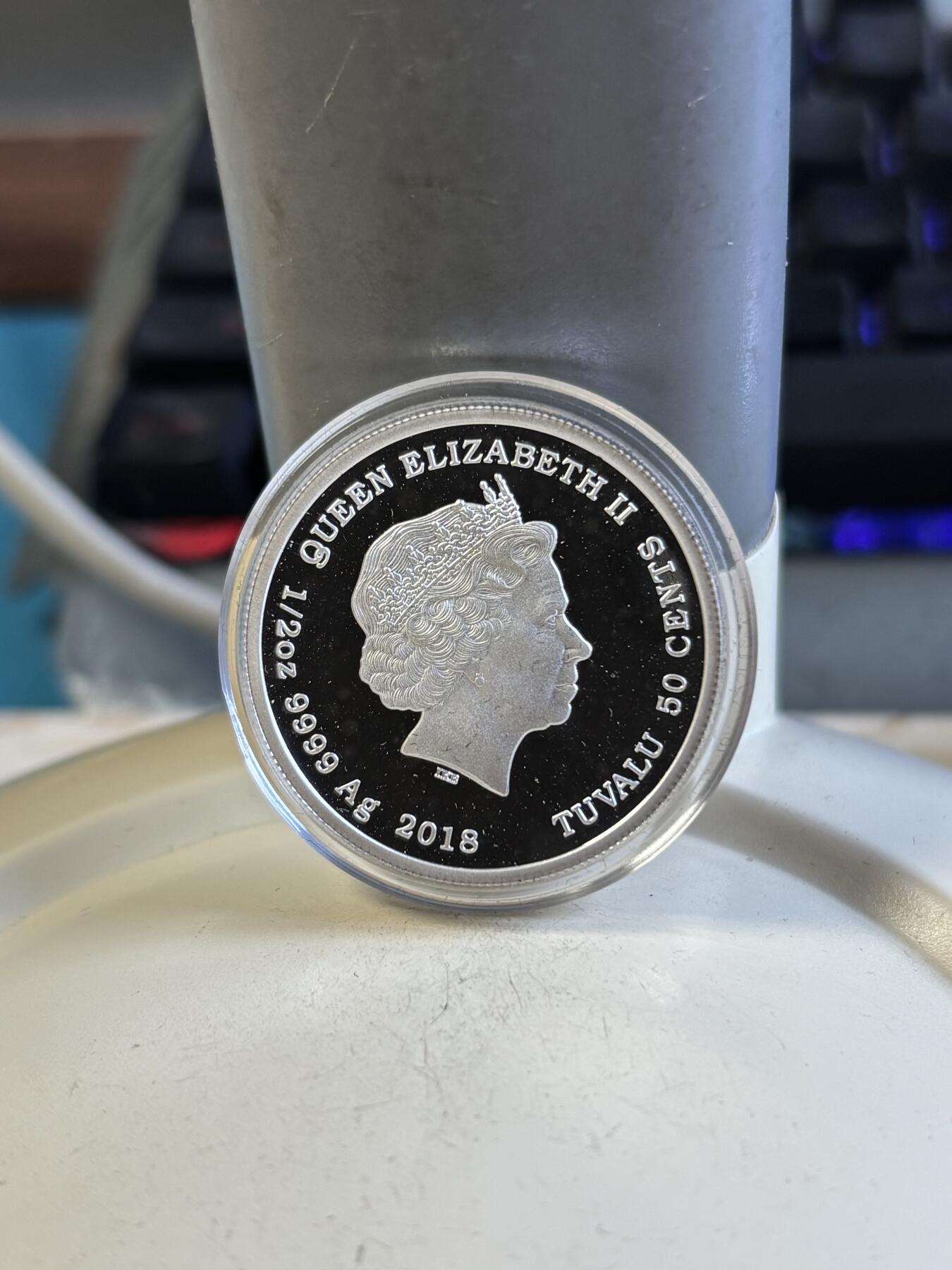 第192期拍卖 图瓦卢2018年英国斗牛犬彩色纪念银币，15.553克，9999银，发行5000枚