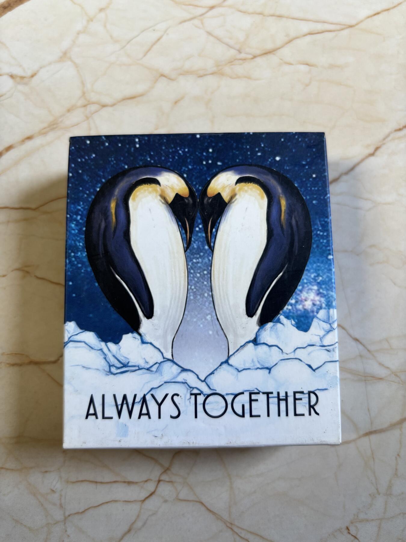 第192期拍卖 图瓦卢2018年永远在一起系列企鹅半盎司彩色银币，9999银，15.553克，发行7500枚