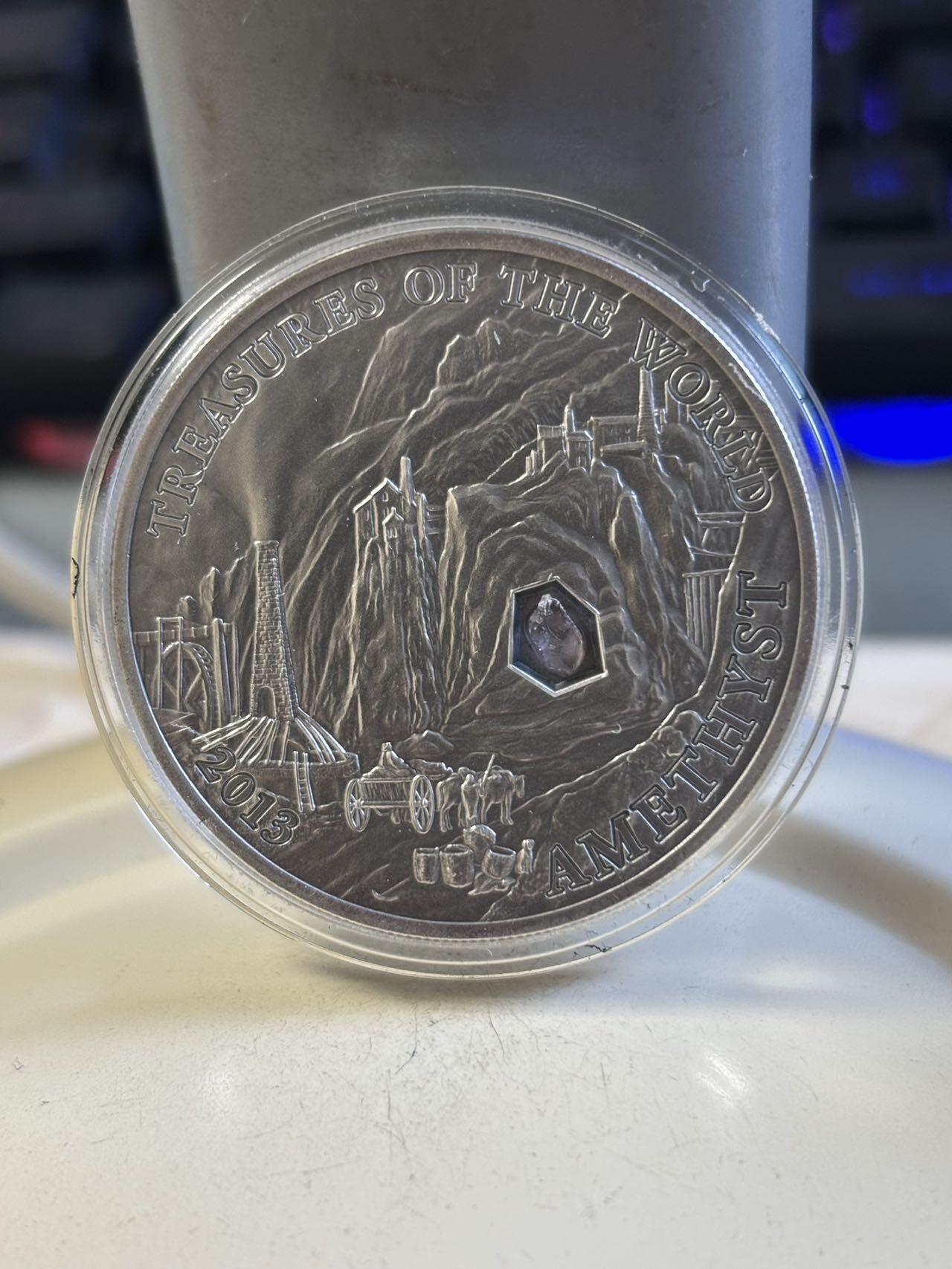 第192期拍卖 帕劳2013年世界珍宝系列5镶嵌紫水晶仿古纪念银币，925银，25克，发行2000枚