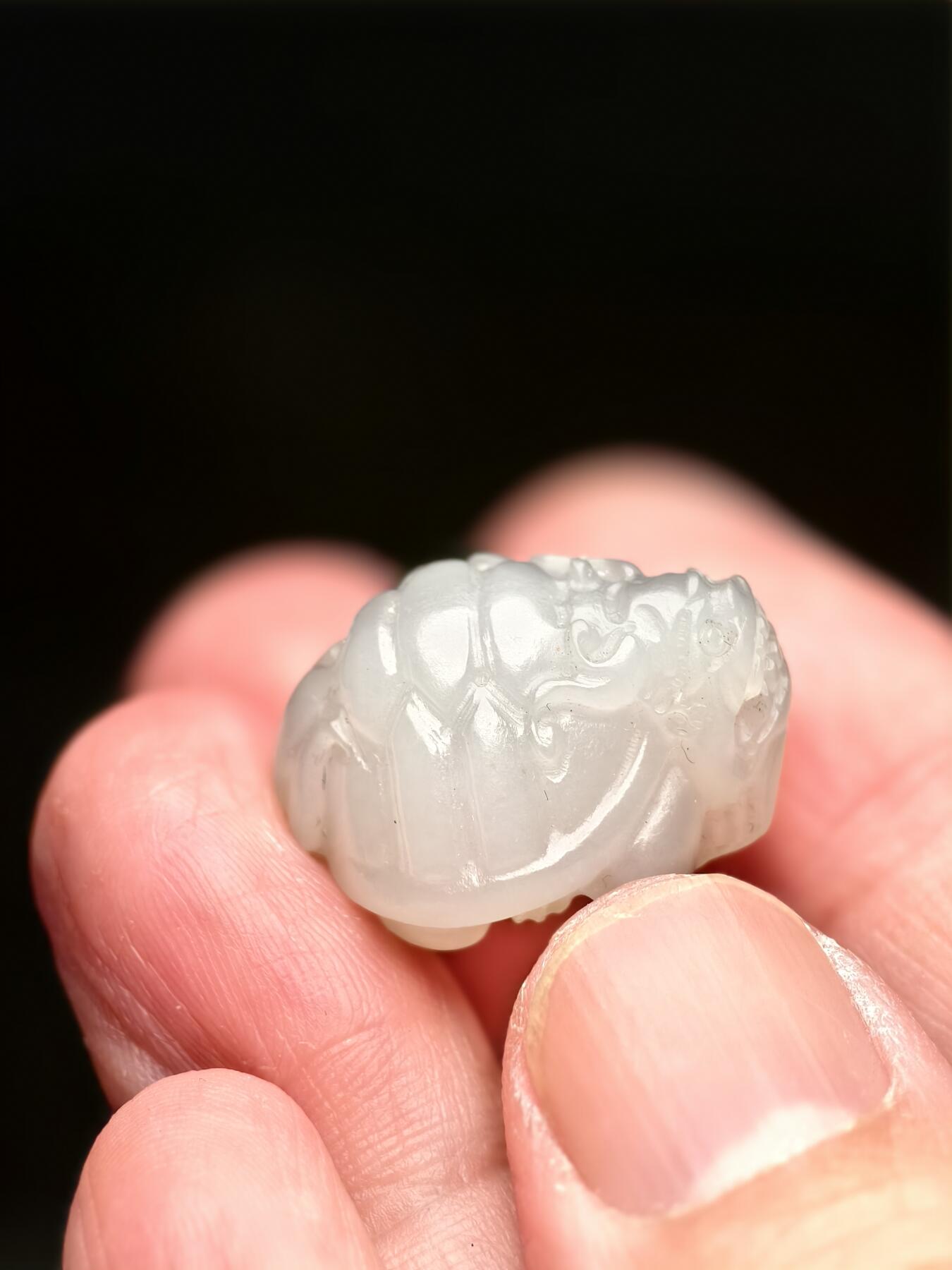 抚柳草堂-第十四期章牌钱币  奖章勋章限时免佣 满百包邮 放漏专场 和田玉小龙龟 和田玉雕刻小龙龟 玉质细腻雕刻精美 打灯无结构重8g Q萌可爱 支持国检永久保真 