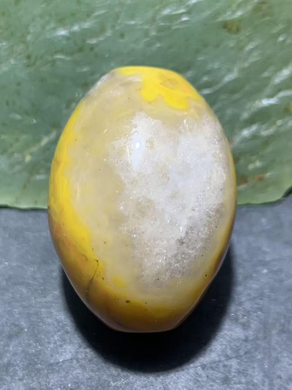 精美冰飘冻料飘鸡油黄战国红玛瑙大勒子一颗！