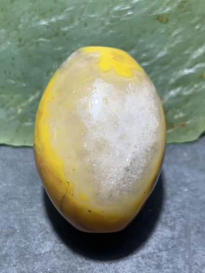 精美冰飘冻料飘鸡油黄战国红玛瑙大勒子一颗！ 精美冰飘冻料飘鸡油黄战国红玛瑙大勒子一颗！