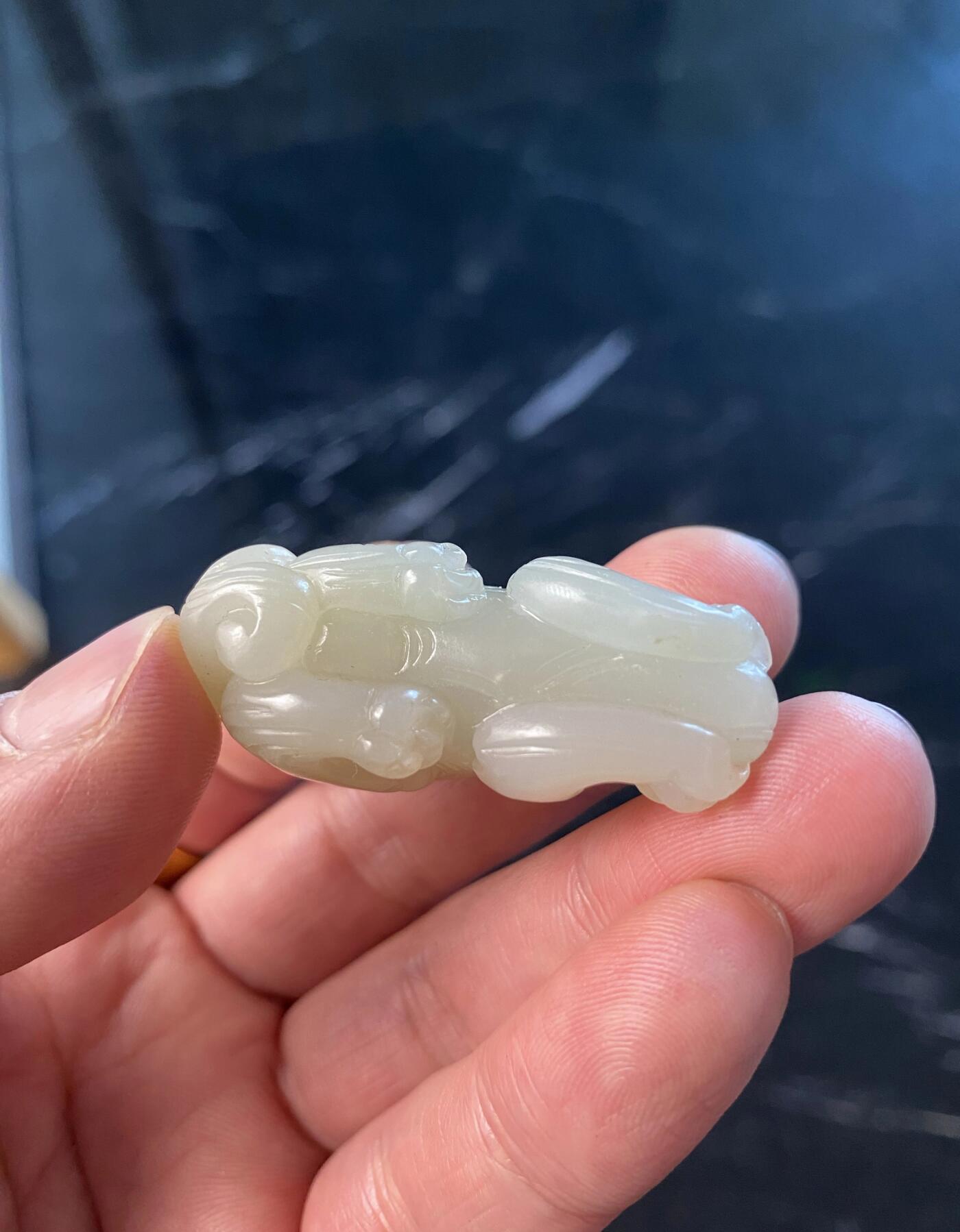 抚柳草堂-第十四期章牌钱币  奖章勋章限时免佣 满百包邮 放漏专场 收藏级新疆和田玉红油皮白玉籽料苏工雕刻满皮招财貔貅鸿运当头长(mm):45.3;宽(mm):18.8;重量(g):33.4;高(mm):24.5 