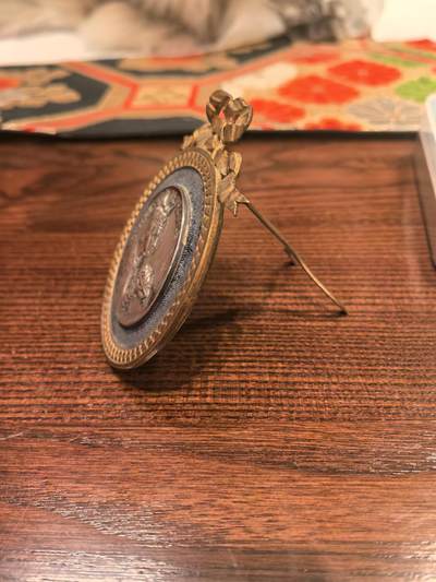 欧洲银章、铜章，大优惠起拍价都是银价计算 法国圣路易国王纪念银章 这是一枚由法国著名章牌雕刻师 Émile-Louis Stephan 创作的宗教纪念银章