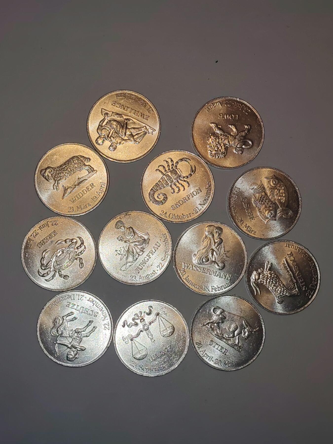 韵星假日军品类拍卖第44期 -- Rimey Holidays Militaria Auction 44 民主德国星座纪念硬币一组十二个