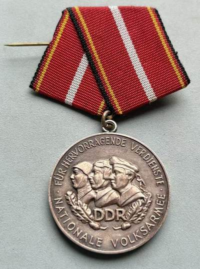 盛世勋华——号角文化勋章邮票专场拍卖第308期 - 东德银级人民军功勋奖章