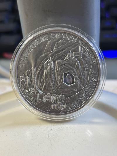 第192期拍卖 - 帕劳2013年世界珍宝系列5镶嵌紫水晶仿古纪念银币，925银，25克，发行2000枚