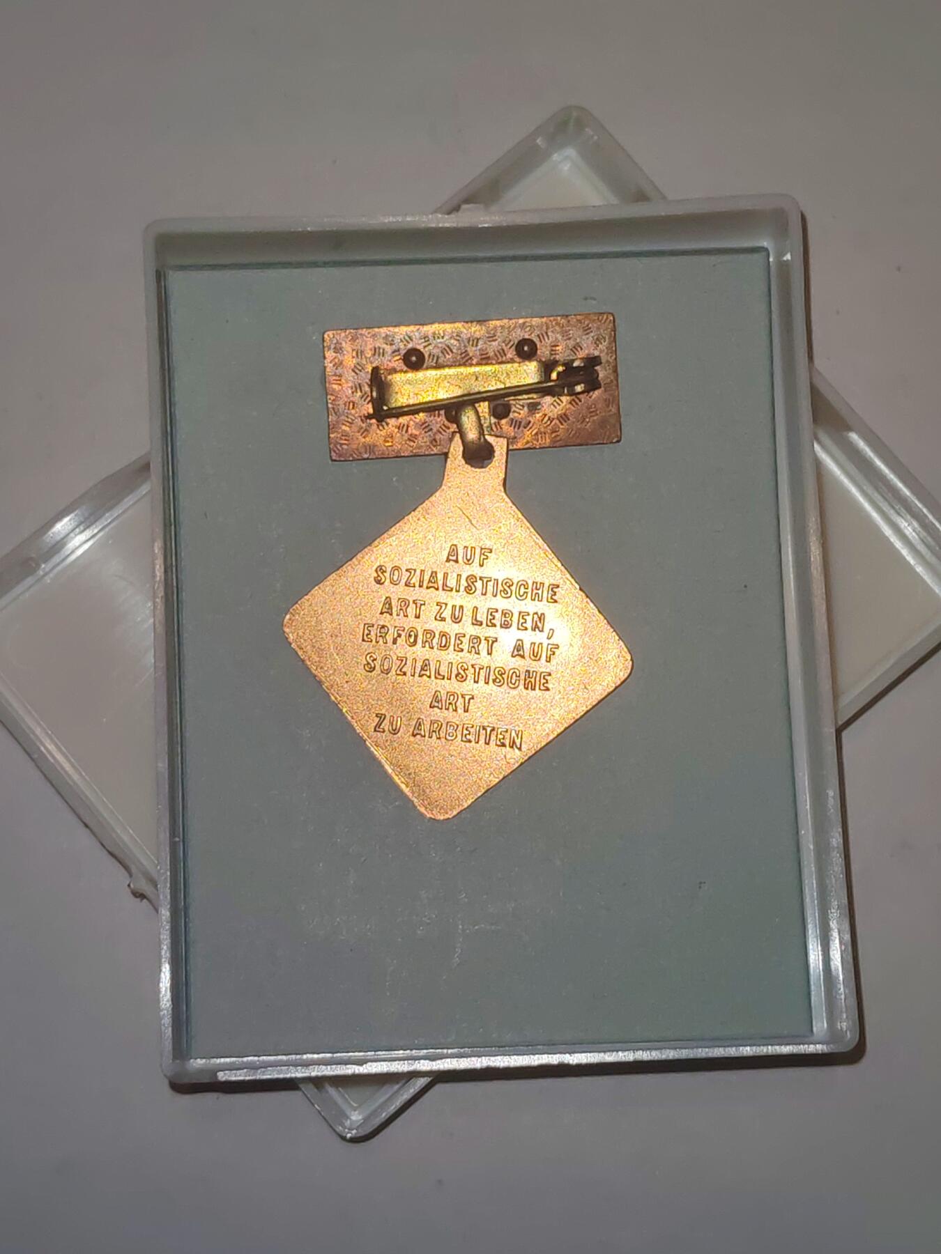 韵星假日军品类拍卖第44期 -- Rimey Holidays Militaria Auction 44 民主德国个人劳动荣誉奖章带原盒