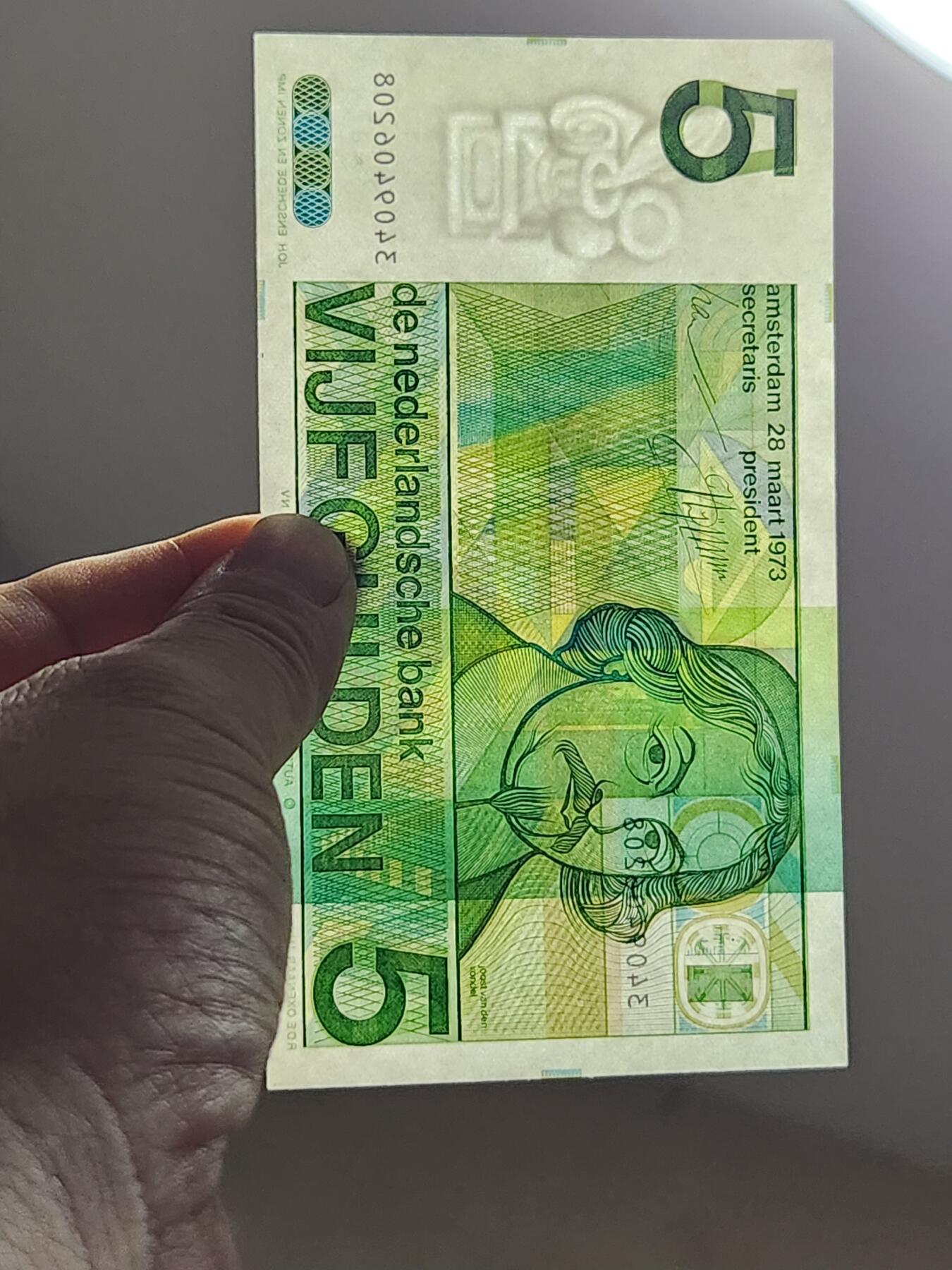 3月5号晚上8点 外国纸币自动截拍第34场 荷兰5几乎全新