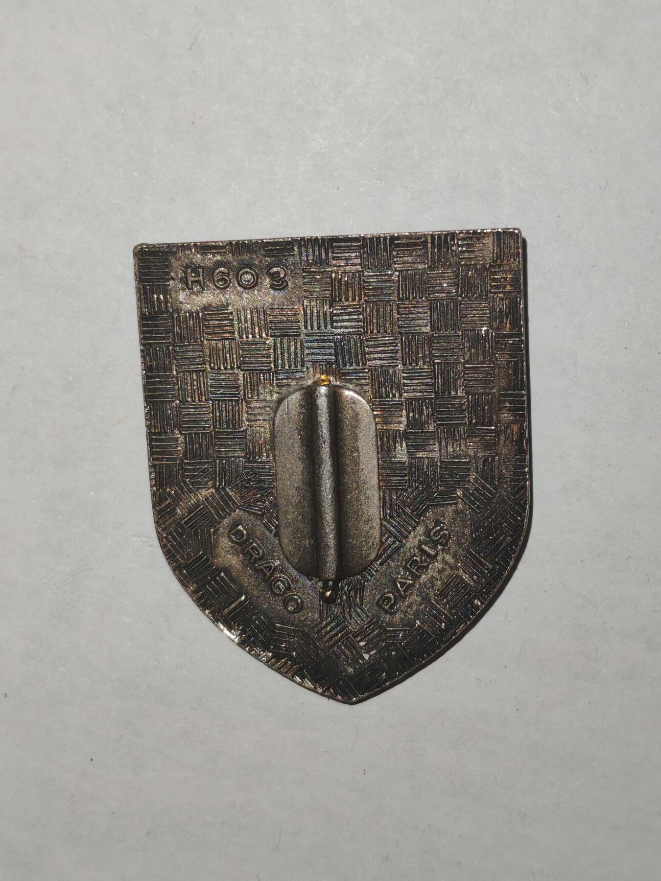 韵星假日军品类拍卖第44期 -- Rimey Holidays Militaria Auction 44 法国陆军骑兵学校证章 精锐军校 早期珐琅