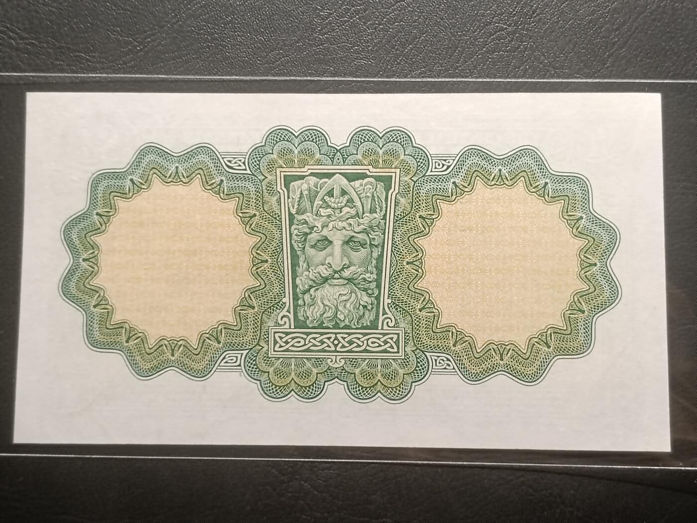 2026三月第一期，总218期 爱尔兰1946年1镑UNC-，早期下方有英爱两国货币互换协议的版本，爱尔兰人格化象征“拉维利夫人”