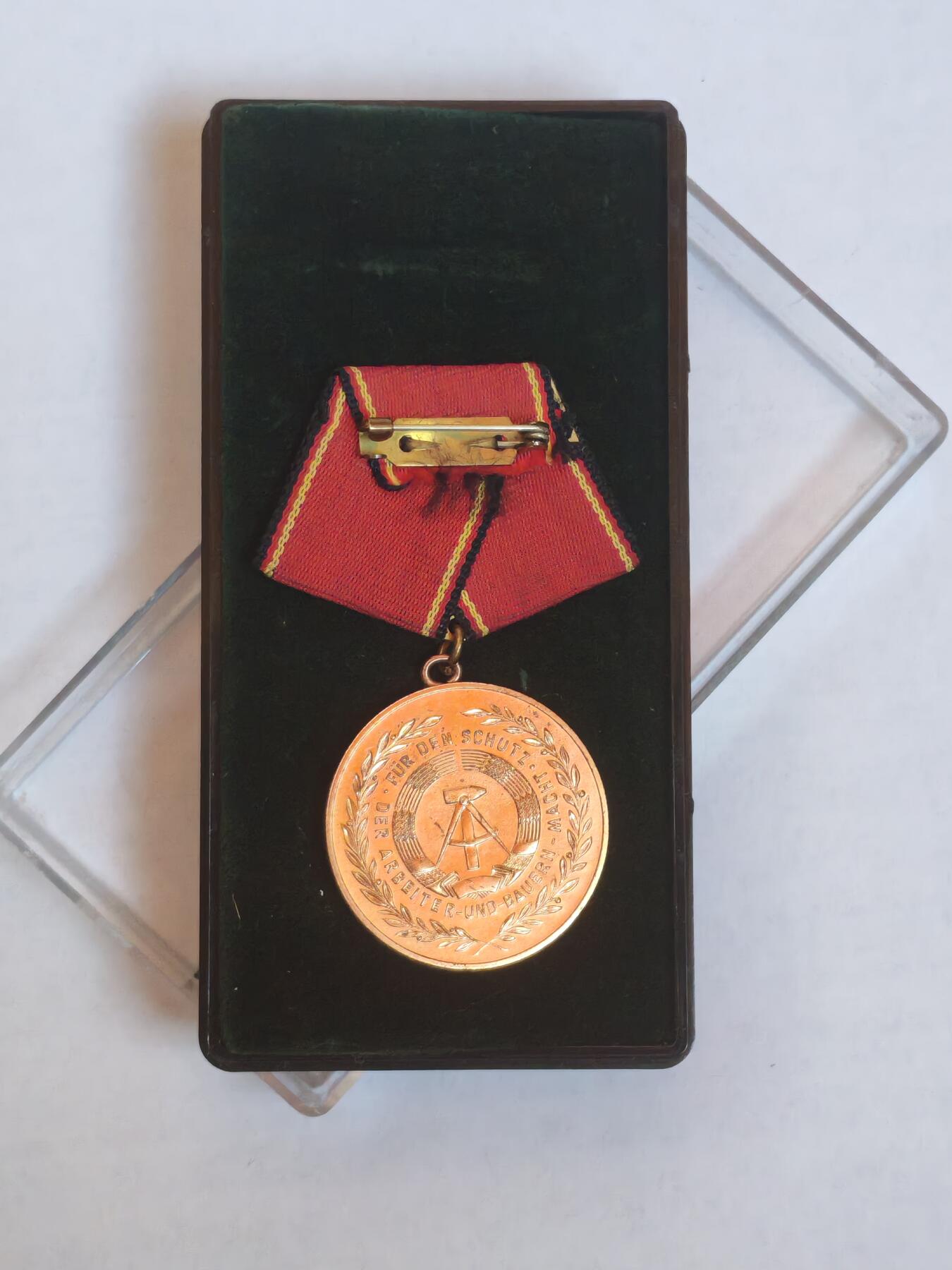 韵星假日军品类拍卖第44期 -- Rimey Holidays Militaria Auction 44 民主德国人民军铜级功勋服役奖章带原盒