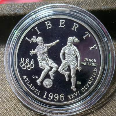 北京马甸外国币专卖第148期，外国币，中国早期纪念币专场，陆续上拍，欢迎关注 - 美国半美元-1996亚特兰大奥运铜镍币——男子足球