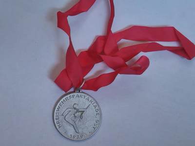 韵星假日军品类拍卖第44期 -- Rimey Holidays Militaria Auction 44 - 民主德国成立三十周年纪念章