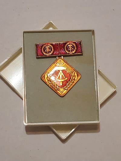 韵星假日军品类拍卖第44期 -- Rimey Holidays Militaria Auction 44 - 民主德国个人劳动荣誉奖章二次获得带原盒