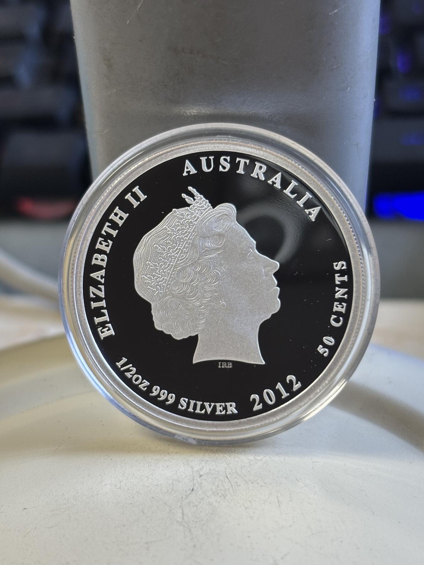 第192期拍卖 澳大利亚2012年动物喜鹊彩色纪念银币，999银，发行10000枚