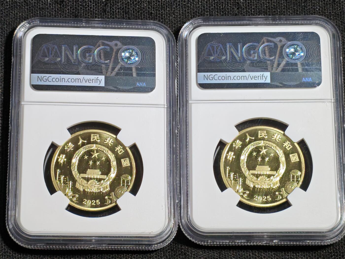 刘世昌艺术品销售中心～虎踞龙蟠*金杨在线联拍群第518期 2025年流通纪念币“京剧艺术-净角”【首日标】（NGC   MS68PL    串号：8579007-034、035）共2枚。