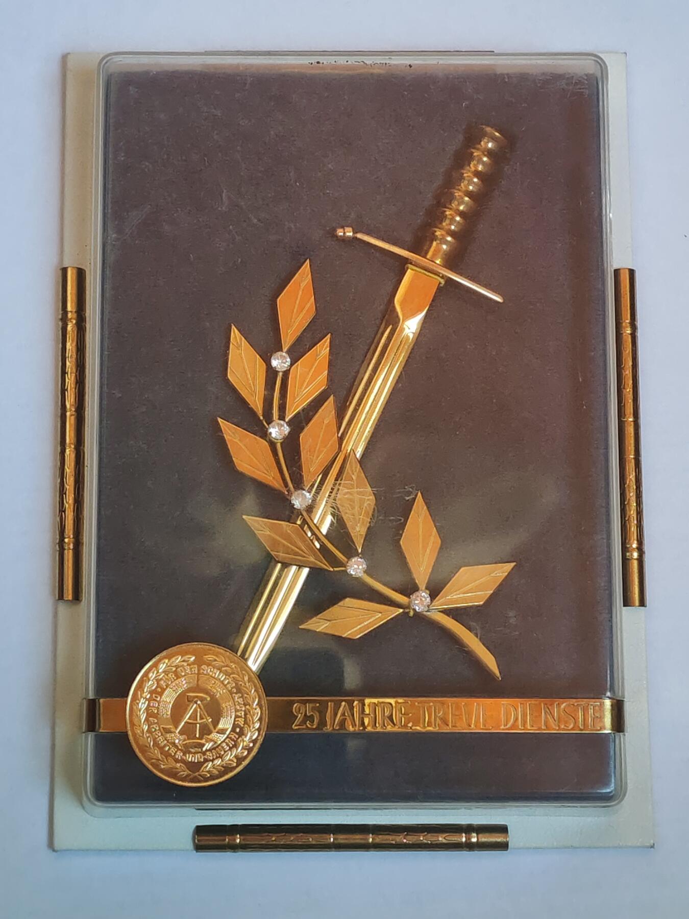 韵星假日军品类拍卖第44期 -- Rimey Holidays Militaria Auction 44 民主德国士官服役25周年纪念 “大宝剑”