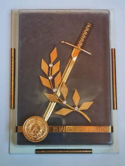 韵星假日军品类拍卖第44期 -- Rimey Holidays Militaria Auction 44 - 民主德国士官服役25周年纪念 “大宝剑”