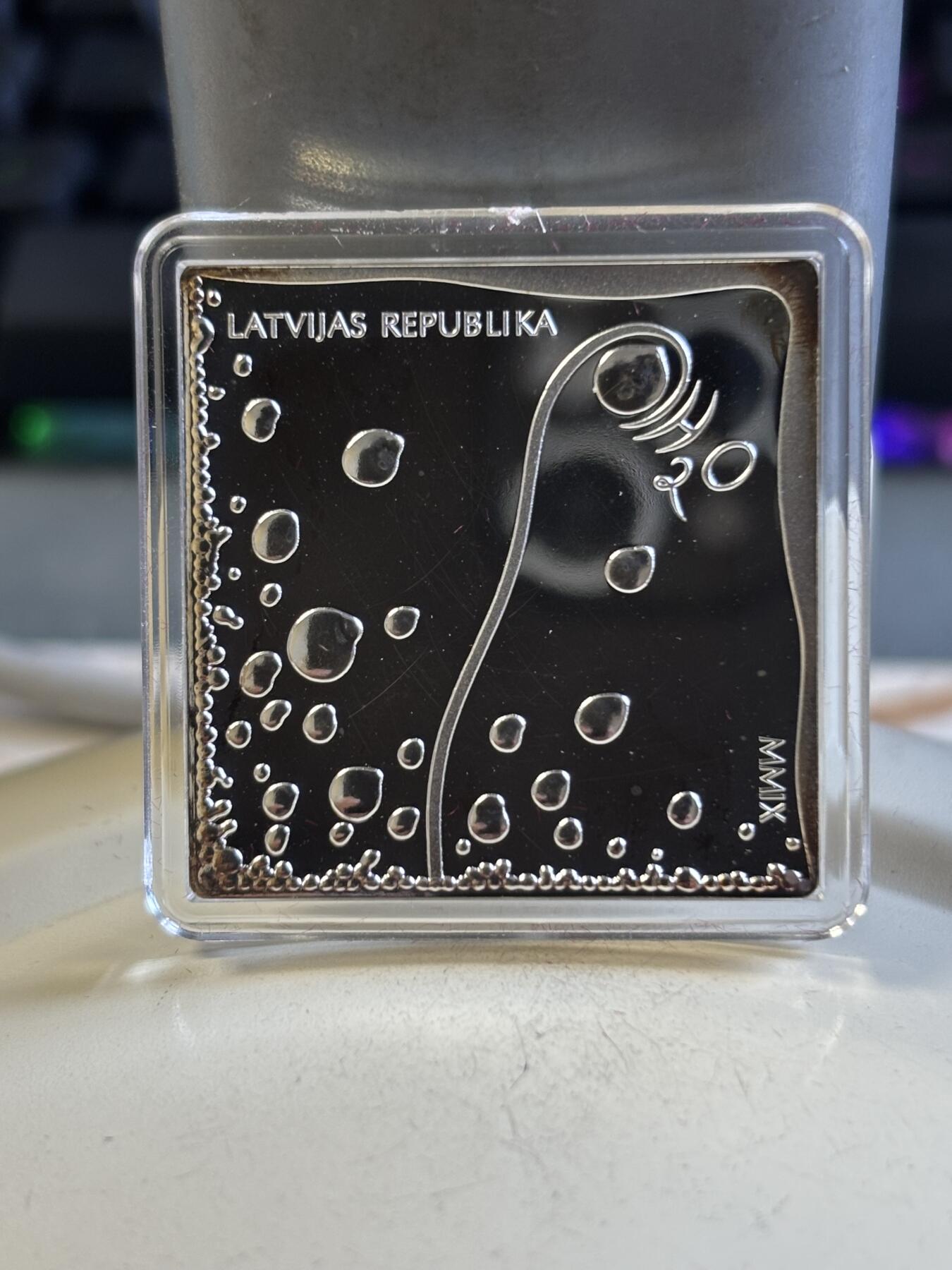 第192期拍卖 拉脱维亚2009年水资源精制方形纪念银币，925银，26克，发行7000枚，有丝痕有氧化