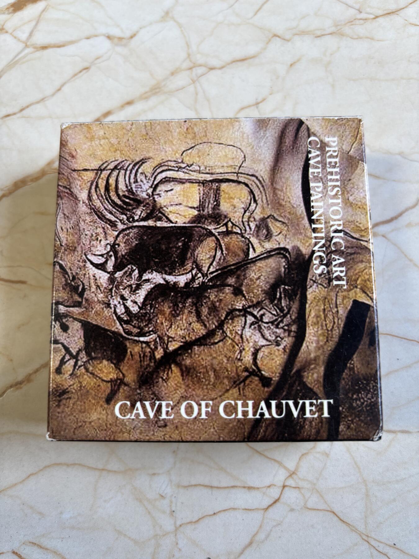 第192期拍卖 世界首枚含有岩石粉末原厂盒证纽埃2011年史前远古岩画艺术法国肖维岩洞壁画彩色精制银币925银15.55克直径35毫米