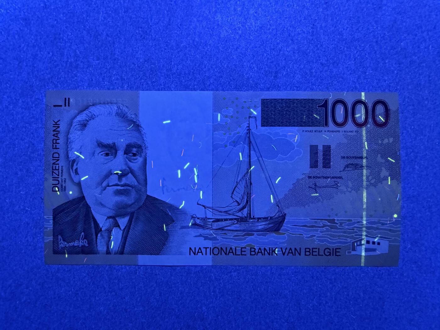 《艾美收藏》第235期-3.8周日外币荟萃 比利时1000法郎 UNC 末版 比利时画家佩尔梅克 背面顶部有处小荧光 无47