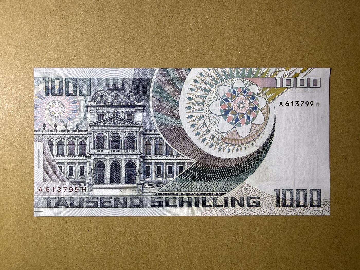 《艾美收藏》第235期-3.8周日外币荟萃 奥地利1000先令 UNC 1983年 奥地利物理学家薛定谔 一个角上有处轻微荧光 无4双尾