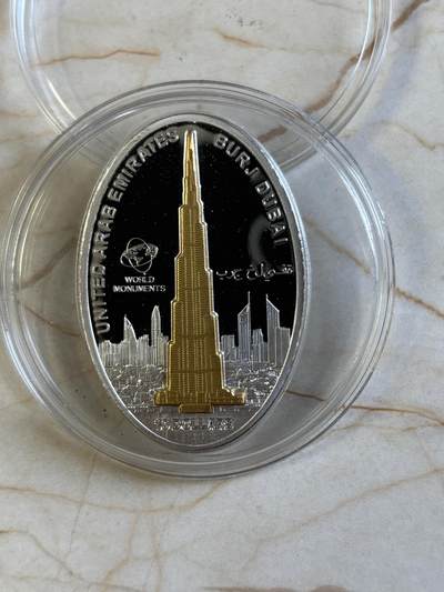 第192期拍卖 - 库克2010年世界奇观系列迪拜塔镀金立体1盎司纪念银币，999银镀金，发行3000枚