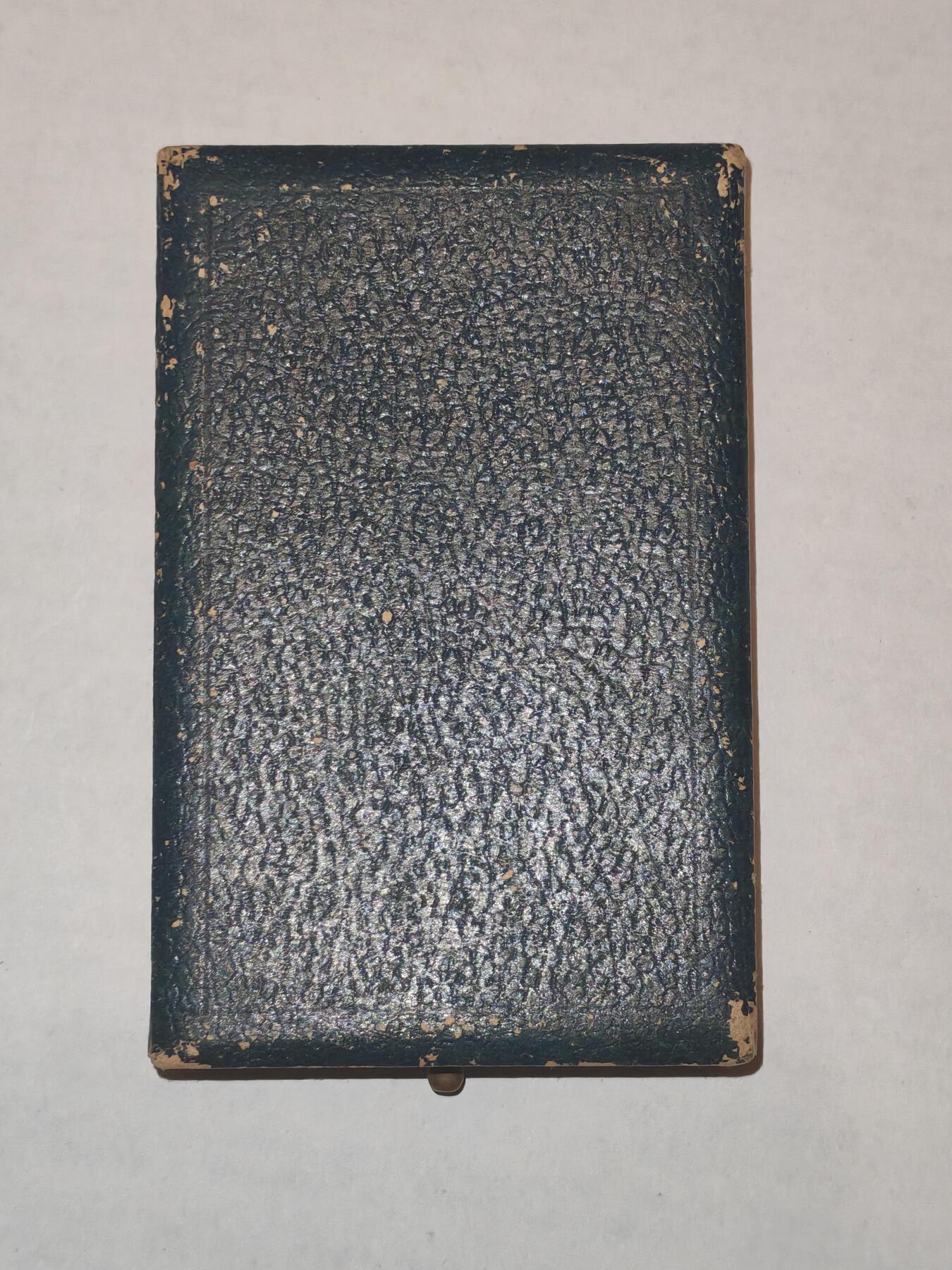 韵星假日军品类拍卖第44期 -- Rimey Holidays Militaria Auction 44 民主德国第一版阿图尔贝克奖章带原盒 珐琅上挂和皮盒