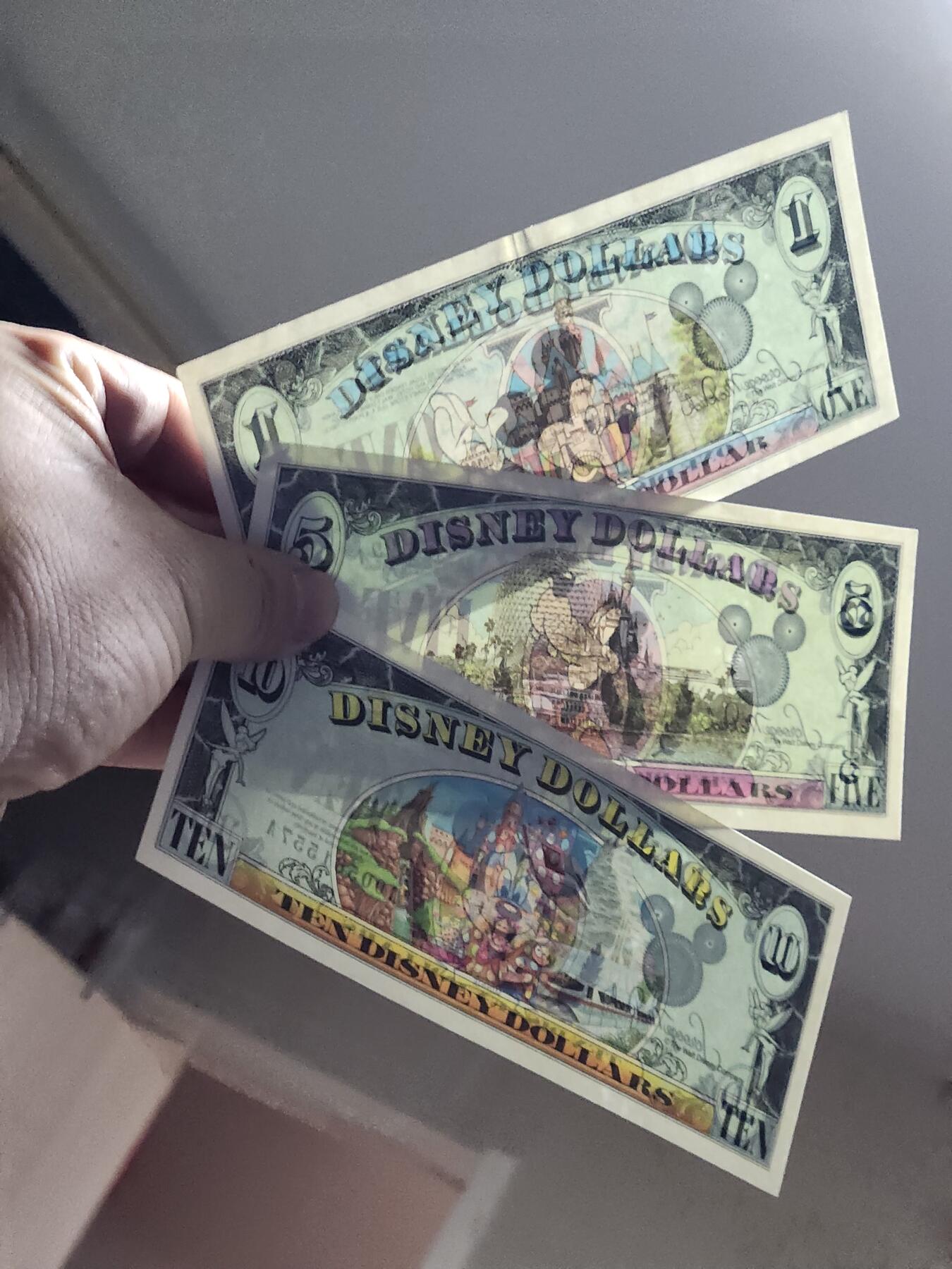 3月5号晚上8点 外国纸币自动截拍第34场 迪士尼1998年全套