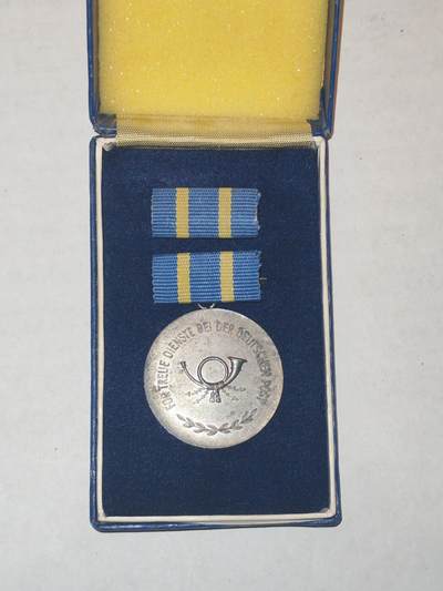 韵星假日军品类拍卖第44期 -- Rimey Holidays Militaria Auction 44 - 民主德国银级邮政部忠诚服务奖章带原盒略