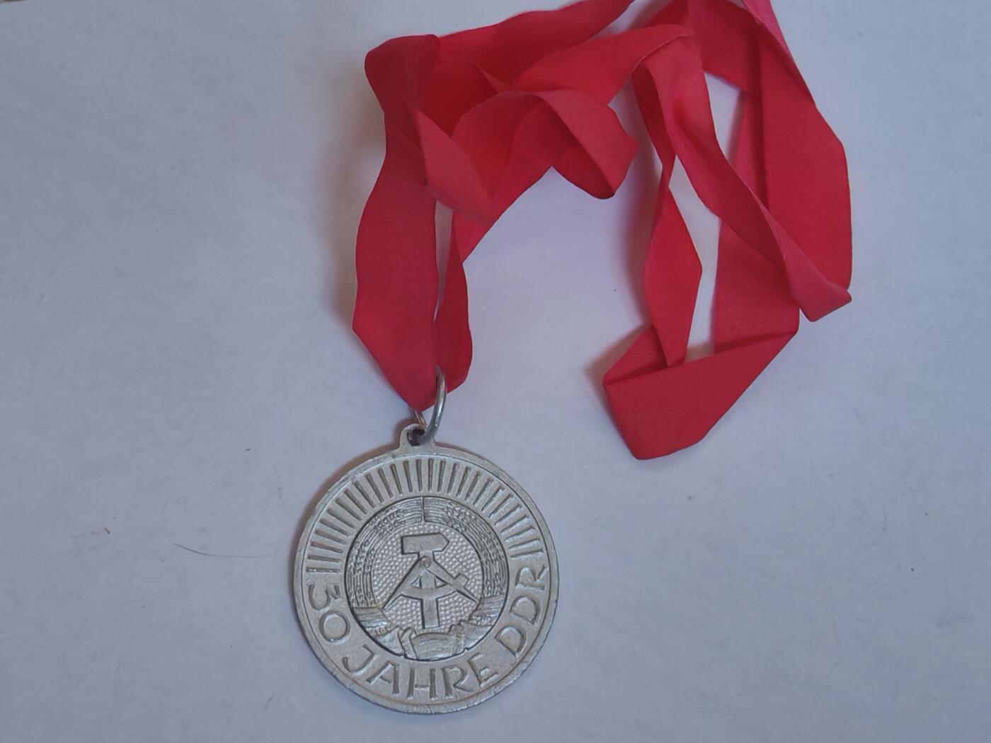 韵星假日军品类拍卖第44期 -- Rimey Holidays Militaria Auction 44 民主德国成立三十周年纪念章