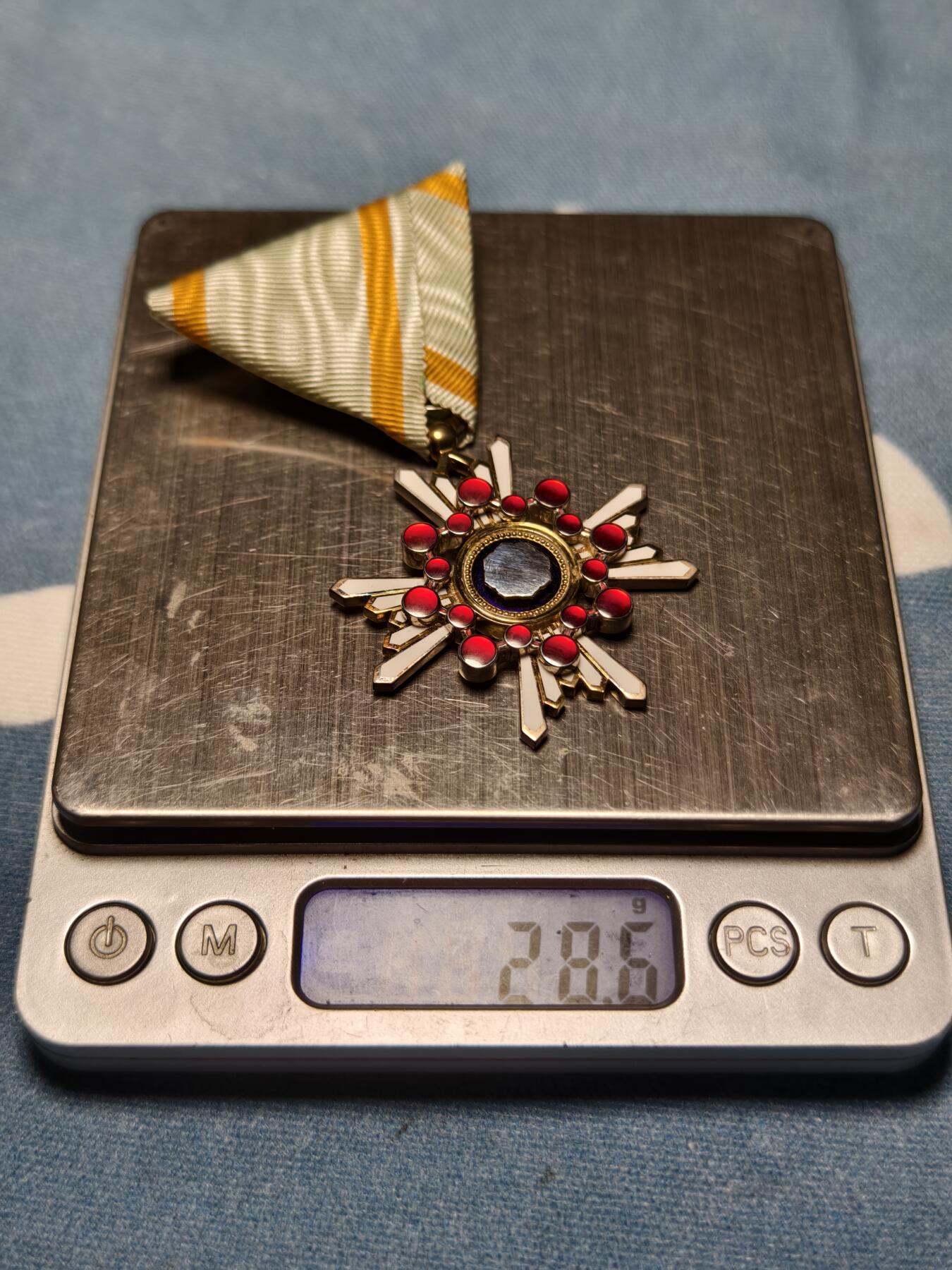 抚柳草堂-第十四期章牌钱币  奖章勋章限时免佣 满百包邮 放漏专场 勋五等瑞宝章 二战时期原盒美品 银质重28.6g 七宝烧完好 